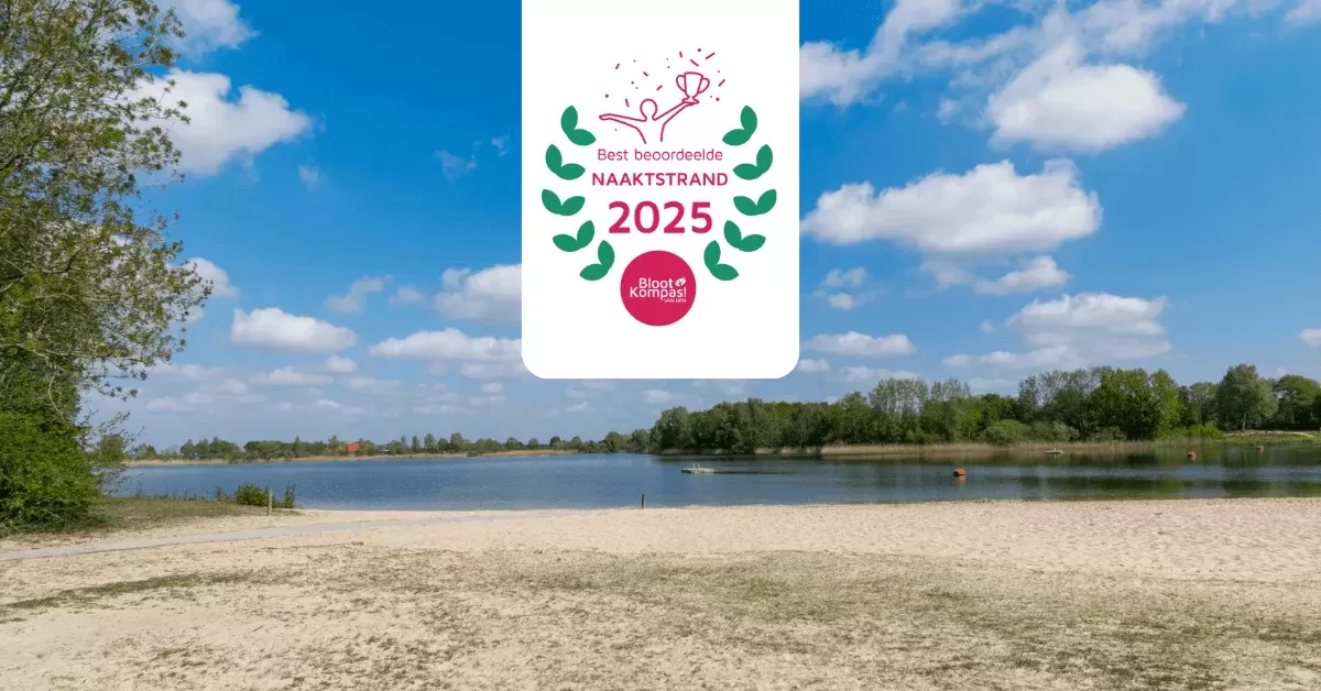 Naaktstrand Engelermeer met logo Bloot Kompas "Best beoordeelde naaktstrand van 2025"